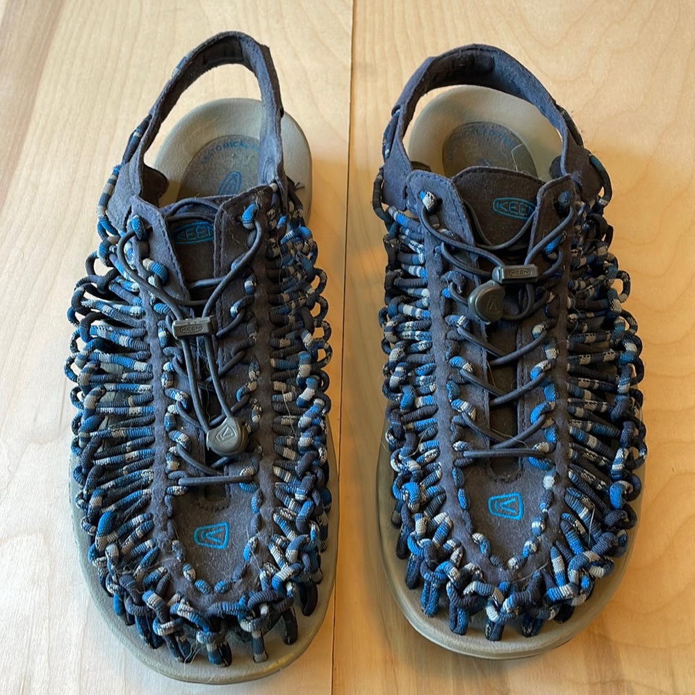 KEEN Men’s UNEEK sandals size 13